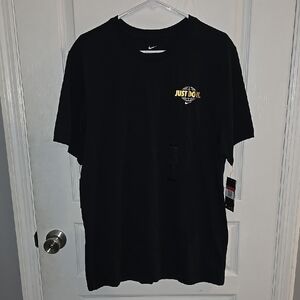 Nike Men's Large Short Sleeve Black Shirt CT6553-010 New w/ Tags!